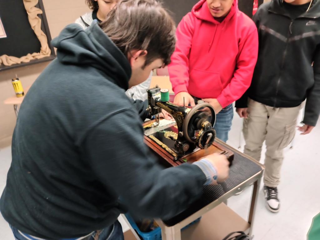 In History, we are going over the great depression and today our students got to interact with a hand-crank sewing machine made in 1907, kindly borrowed from Mrs. Jessica Carranza.